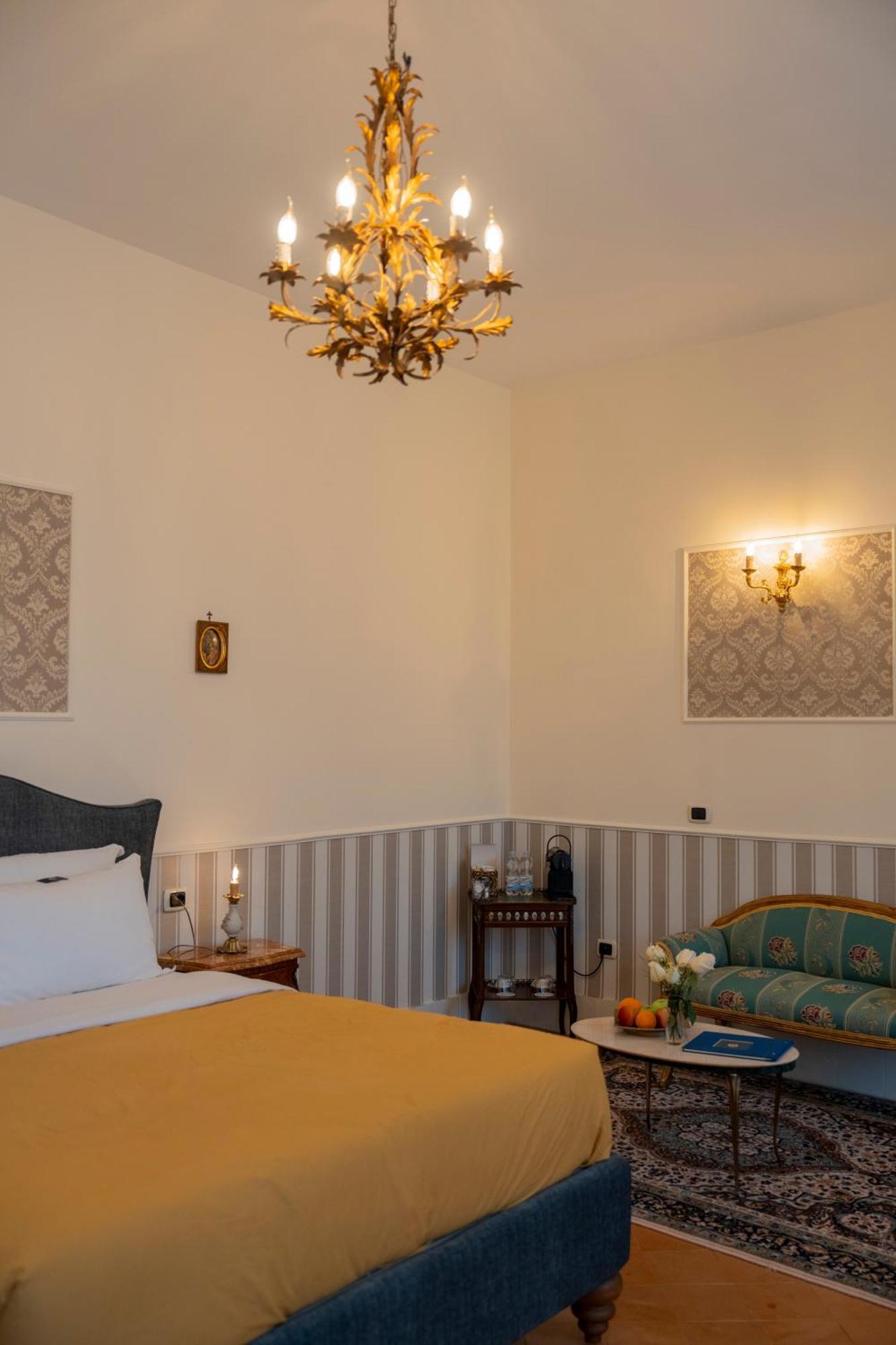 Casa Santangelo Suites Salerno Eksteriør billede