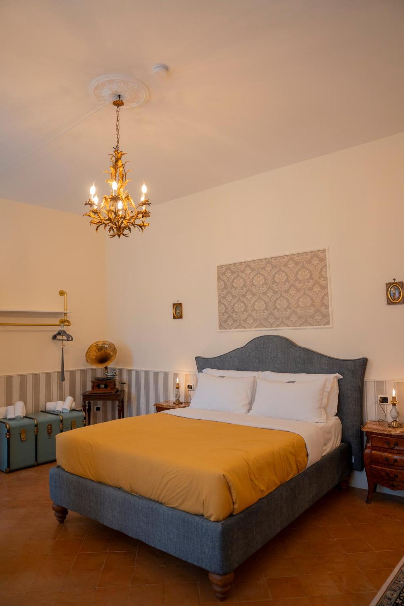 Casa Santangelo Suites Salerno Eksteriør billede
