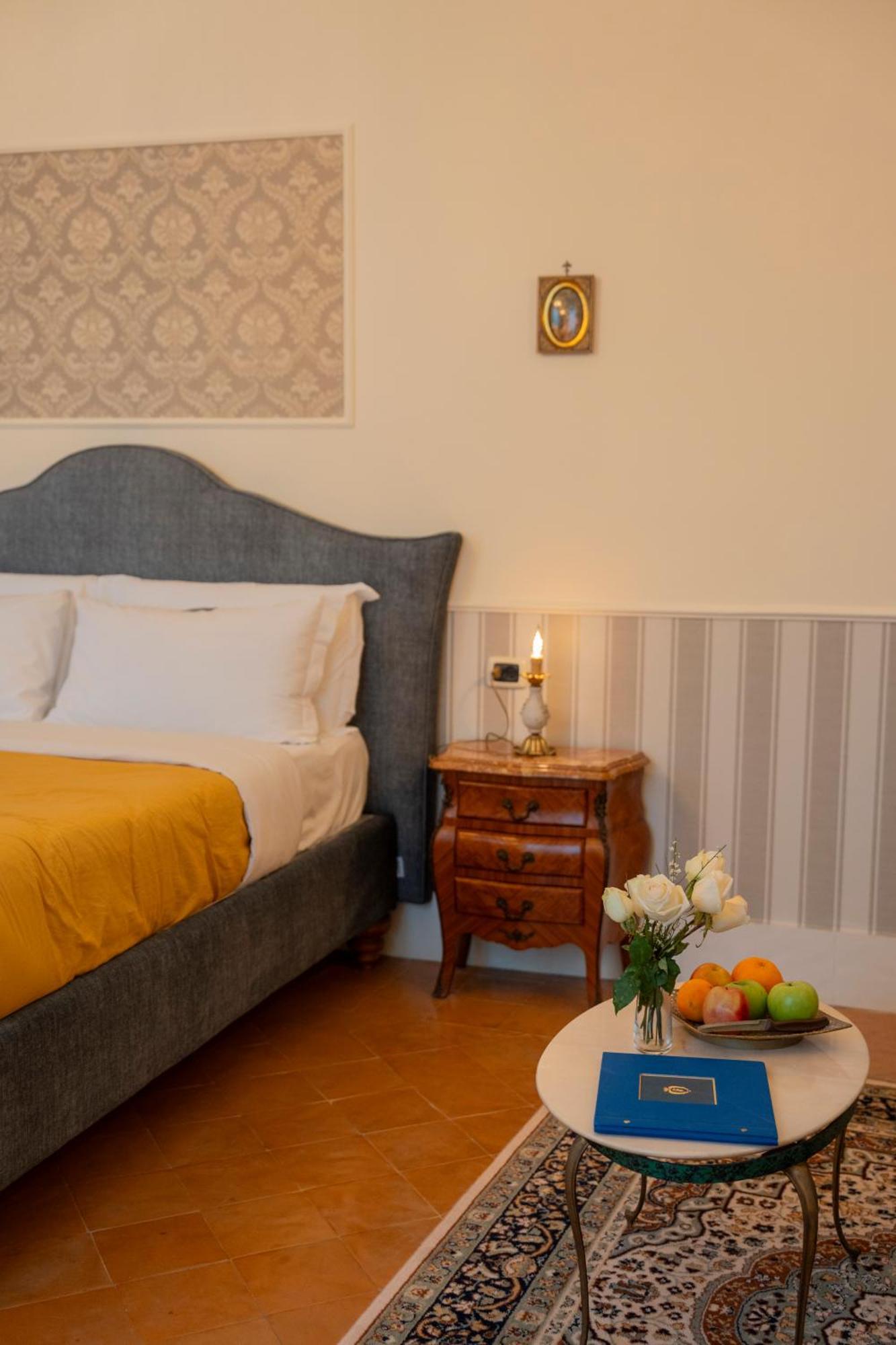Casa Santangelo Suites Salerno Eksteriør billede