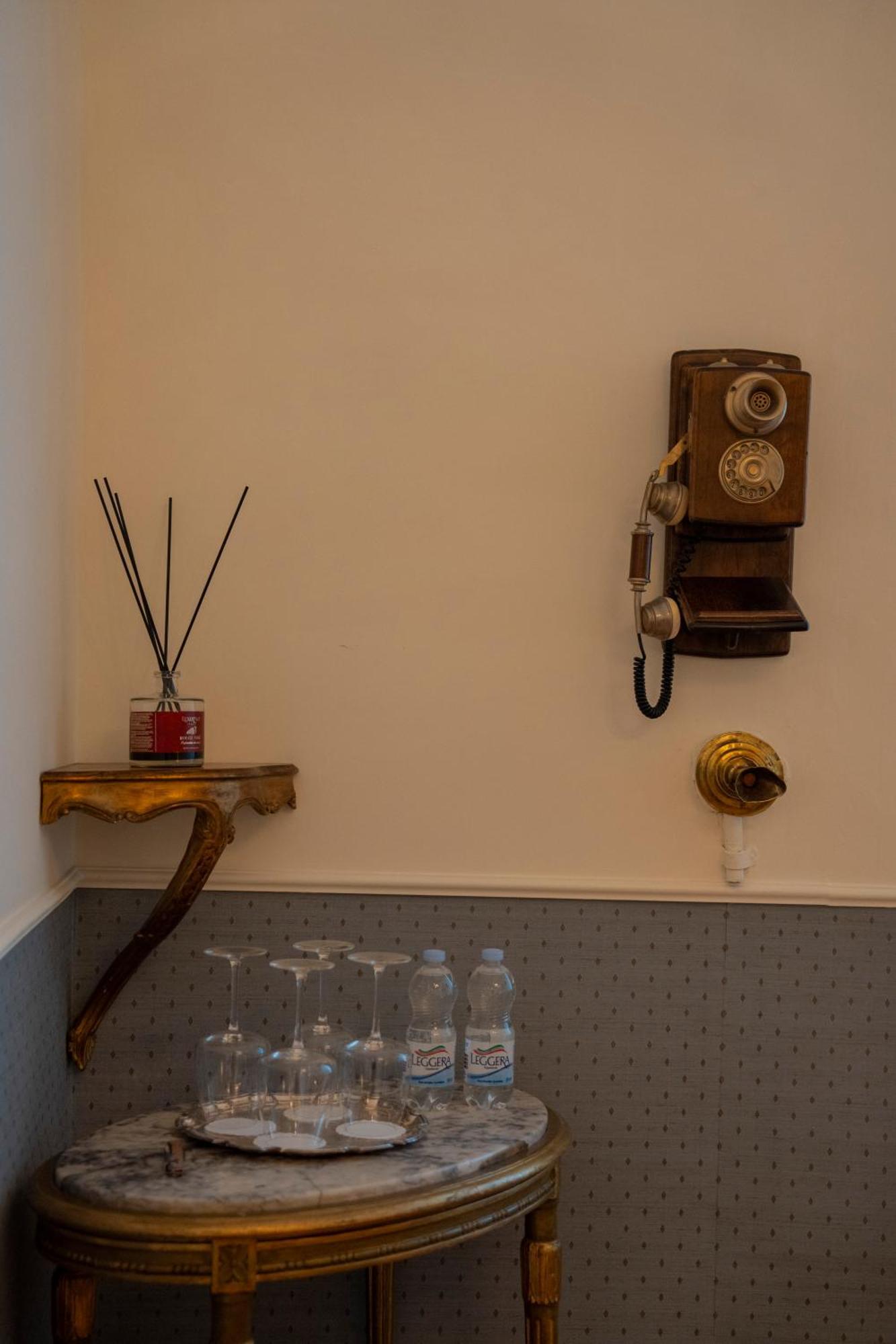 Casa Santangelo Suites Salerno Eksteriør billede