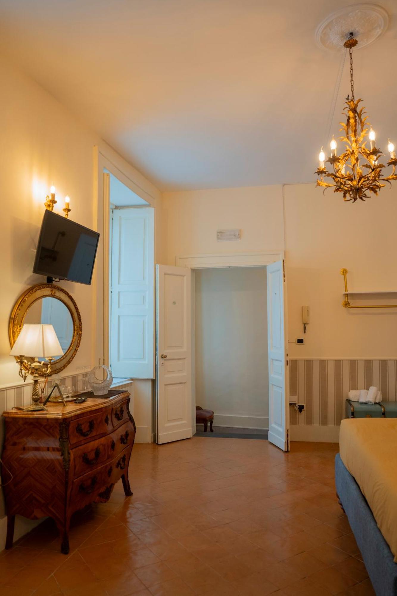 Casa Santangelo Suites Salerno Eksteriør billede